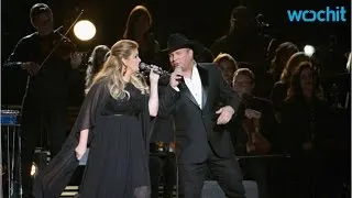 Garth Brooks And Trisha Yearwood Pay Tribute At 2016 CMAs