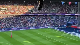 Mbappé hué par le parc des princes