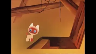 Кот падает с лестницы, отправившись в поисках неприятностей (цензура)