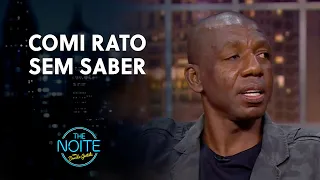 Amaral achou que estava comendo frango | The Noite (26/07/21)