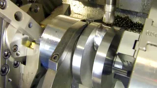 The 5 axis CNC machining with the crankshaft is truly breathtaking