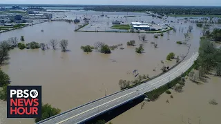 News Wrap: Record floodwaters in central Michigan are still rising