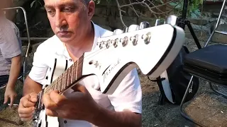 Xanlar gitara { Su dağlarda kar olsaydım )türk mahnisi 0503420451