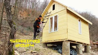 DUGOUT IN THE FOREST. Warm wood Shelter for Survival in the Wild Woods | ASMR