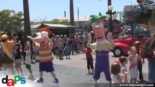 Phineas and Ferb's Rockin' Rollin' Dance Party First Show - Disney California Adventure