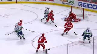 10/22/17 Condensed Game: Canucks @ Red Wings