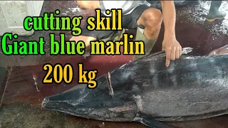 200lb Giant blue marlin fish cutting skill