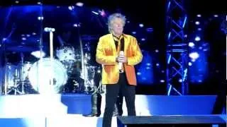 Rod Stewart - Some Guys Have All The Luck / Downtown Train - Argentina 2011