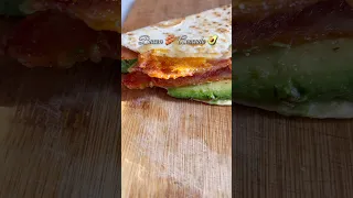 Bacon 🥓 Avocado 🥑 Wrap Carb Balance Tortilla 10/10! 😋😋 #youtubeshorts  #food  #viral #shorts