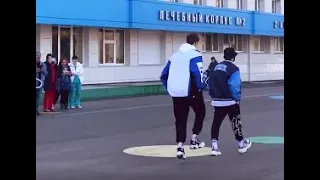 Tuzelity и Макс Каракулин устроили танцы для детей в Казани/ Shuffle Dance