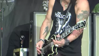 Slash Feat. Myles Kennedy - You Could Be Mine (Download Festival, Donington Park 14th June 2015)