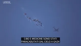 A Gaza paracadutati dal cielo aiuti umanitari: è la prima volta dall’inizio della guerra