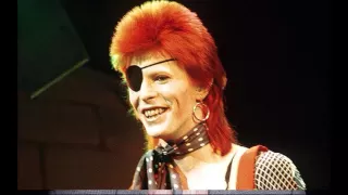 A tribute to David Bowie singing 'Imagine', as a tribute to John Lennon