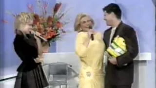 Hebe (1995) - Angélica vai ao programa com César Filho e canta "Dois Namorados"