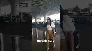 Gulki joshi spotted at airport