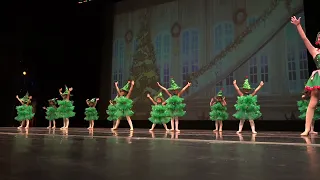 The Christmas Tree Dance (Rocking Around) - Lua’s First Ballet Recital