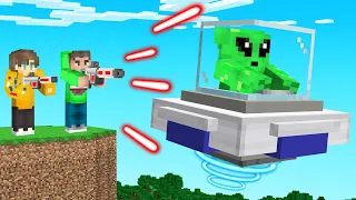 ALIENS vs FBI In Minecraft Manhunt!