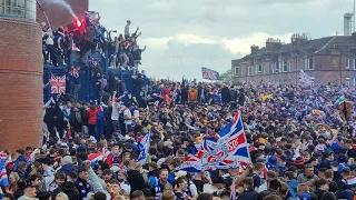 THE TITLE PARTY - RANGERS FANS TAKE OVER GLASGOW