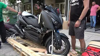 unboxing YAMAHA XMAX 300 scooter 2020