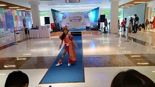 Juara Harapan 3 Lomba Fashion Show Baju Batik Etnik Di Bengkolen Indah Mall