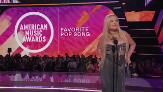 Kim Petras Presents Favorite Pop Song | AMAs 2022