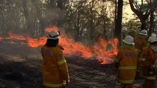 RAIN FAILS TO STOP AUSTRALIAN FIRES - BBC NEWS