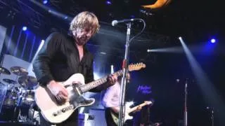 Status Quo - 14. In The Army Now (Pictures - Live At Montreux 2009) - Deluxe Edition