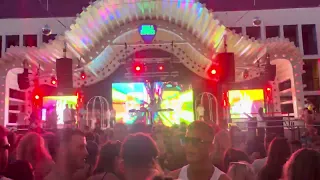 Ben hemsley playing the obsessed - free yourself in Ibiza rocks