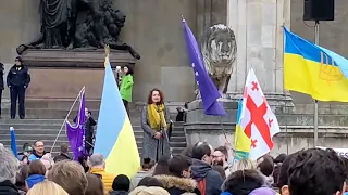 Franziska Davies, Kundgebung für die Ukraine, München Odeonsplatz