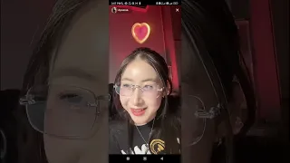 YOKO APASRAA Speaking English on her Tiktok Live | What is your love language? 05242024