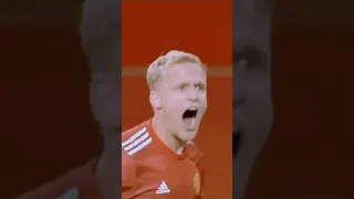 The Moment Manchester United Fans fell in love with Donny Van De Beek #shorts