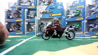 Miniaturas de Motos - Miniatura de moto Honda VFR 1200F - Miniaturas de motos Maisto escala 1:18