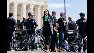 AOC Arrested With 16 Other Lawmakers During Abortion Protest at the Supreme Court