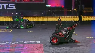 Saw blaze vs upper cut ,(MIT) Battlebots