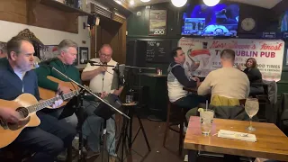 Country Roads Sing-along - Dublin Pub