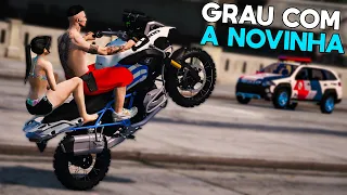 GTA V : DEI FUGA NA POLICIA NO GRAU DE MOTO