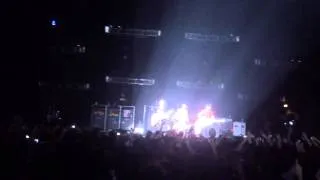 Blink 182 Give Me One Good Reason Live at Manchester O2 Apollo 24 July 2012