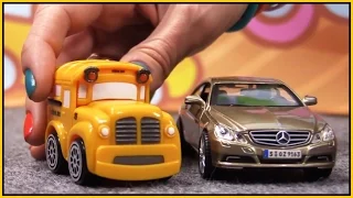 Bburago - CRASH MERCEDES!! Bussy & Speedy German Toy Cars Construction Cartoons for Children