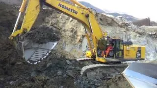 KOMATSU PC700