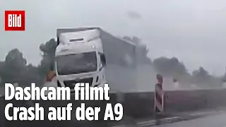 Unfall auf der A9: Lastwagen rammt Baustelle bei Nürnberg