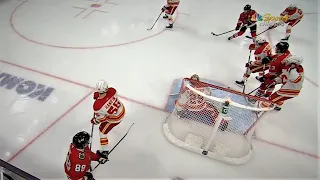 Alex DeBrincat Opens The Scoring In Chicago