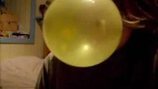 guinness world record for the biggest chewing gum bubble