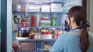 [SUB] 깔끔한 냉장고를 위한 수납 정리템 l 정갈하고 단정한 냉장고 정리 정돈 Tip l 비우고 채우는 4인 가족  냉장고 살림 l Clean with me ✨