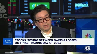 Markets have a 50% chance to see double-digit growth in 2024, says Fundstrat's Tom Lee