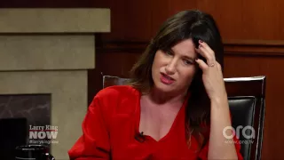 Why 'Transparent' works according to star Kathryn Hahn | Larry King Now | Ora.TV