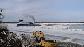 Подготовка паромной переправы Еркалово - Прибрежная (15.04.2022) ч.1