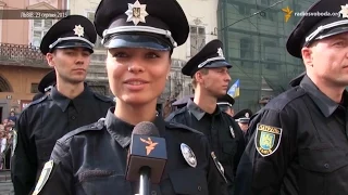 406 інспекторів нової поліції у Львові склали присягу