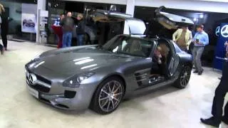 Mercedes - Benz SLS AMG : startup sound + sitting in SLR McLaren