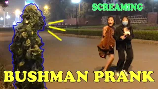 The girl shouted. BUSH-LADY | BUSHMAN PRANK. PRANKVIETNAM