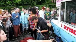 Mr Woodnote, Lil Rhys and Eva Lazarus at Larmer Tree 2011